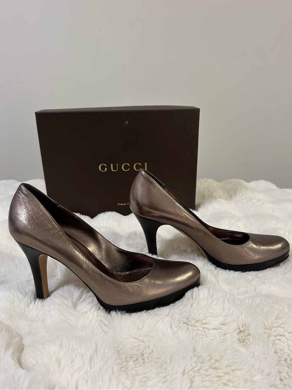 Gucci Metallic Gunmetal Gray Leather Platform Pumps Heels